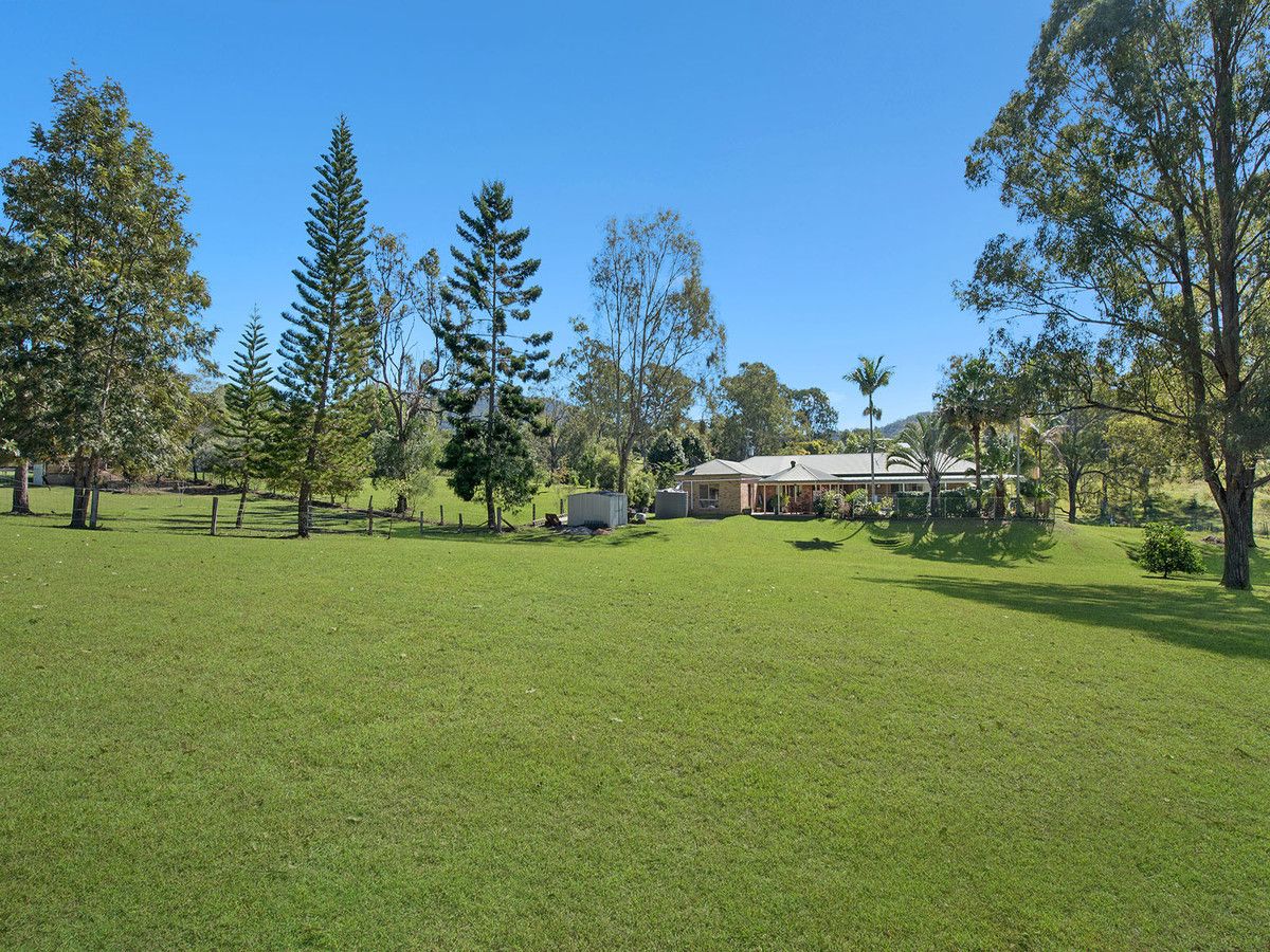 4 Greenwood Crescent, Samford Valley QLD 4520, Image 2