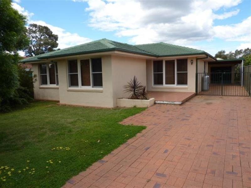 8 Caroline Street, Dubbo NSW 2830, Image 0