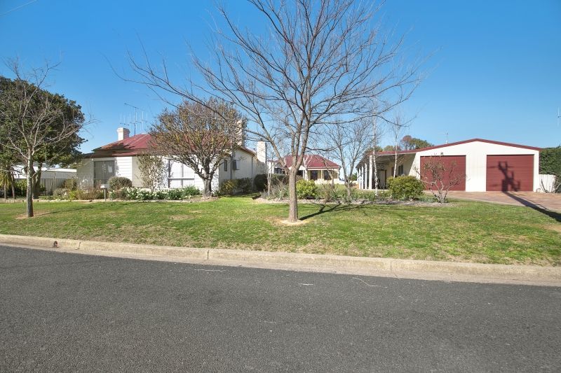 32 Brooklands Street, Crookwell NSW 2583, Image 2