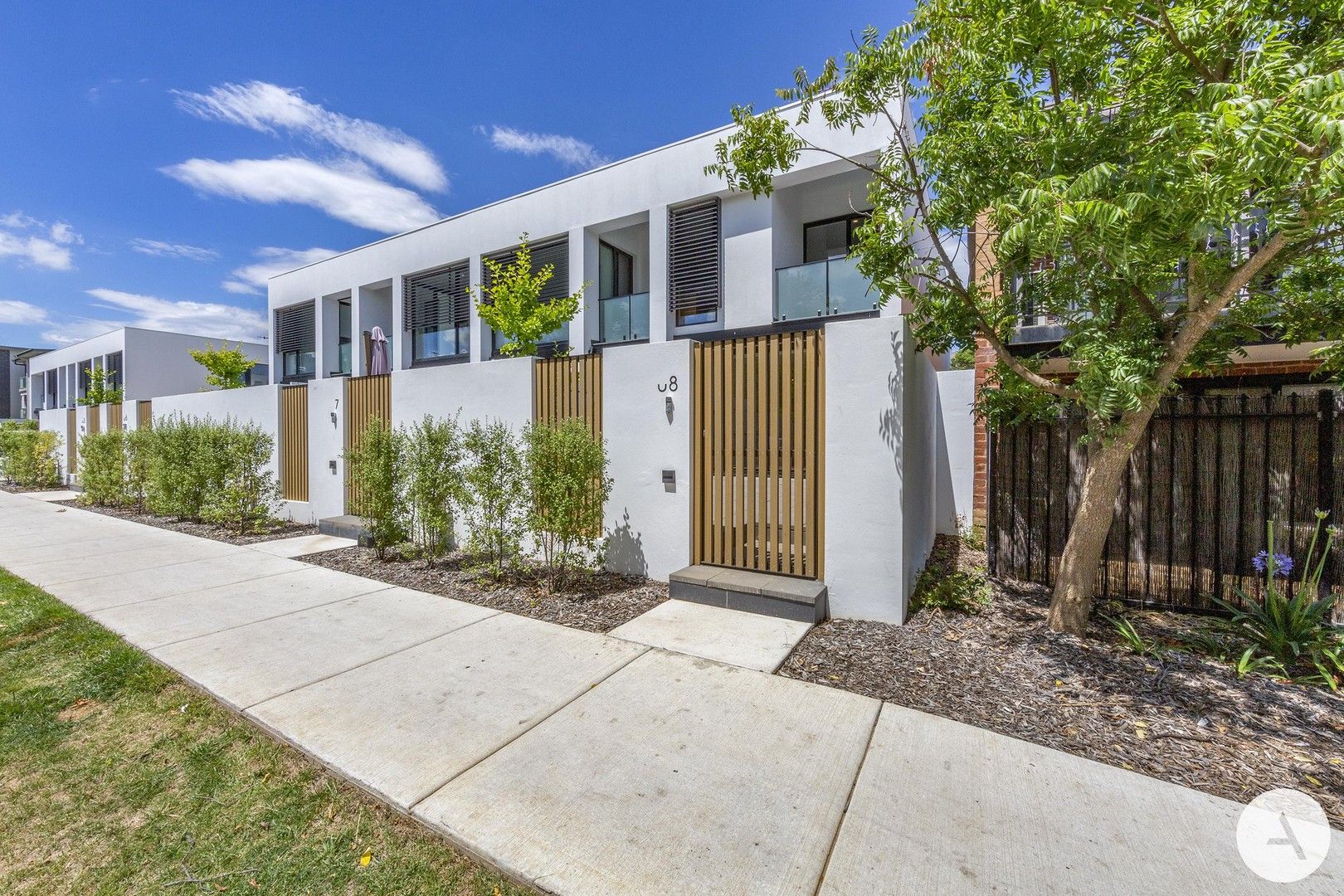 3 bedrooms Townhouse in 8/70 Henty Street BRADDON ACT, 2612