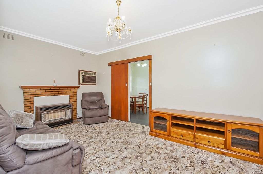 44 Jennings Street, Colac VIC 3250 House For Rent Domain