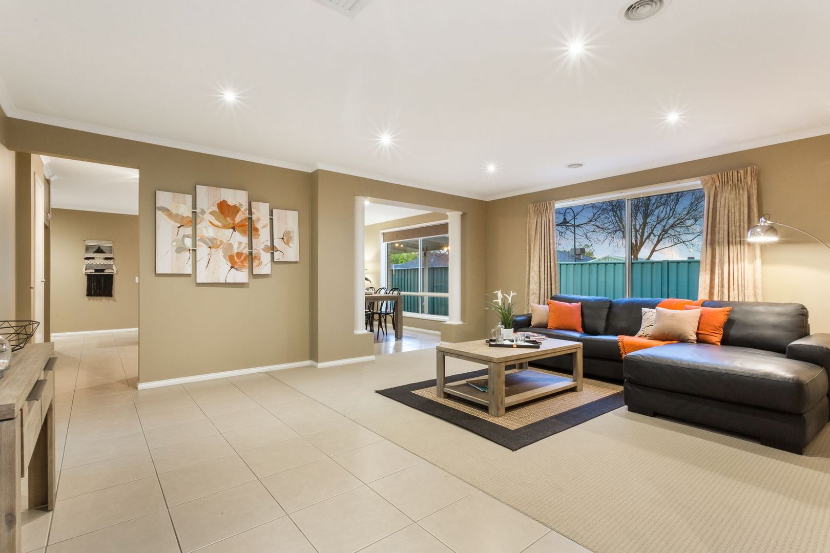 27 Brentwood Boulevard, Strathfieldsaye VIC 3551, Image 2