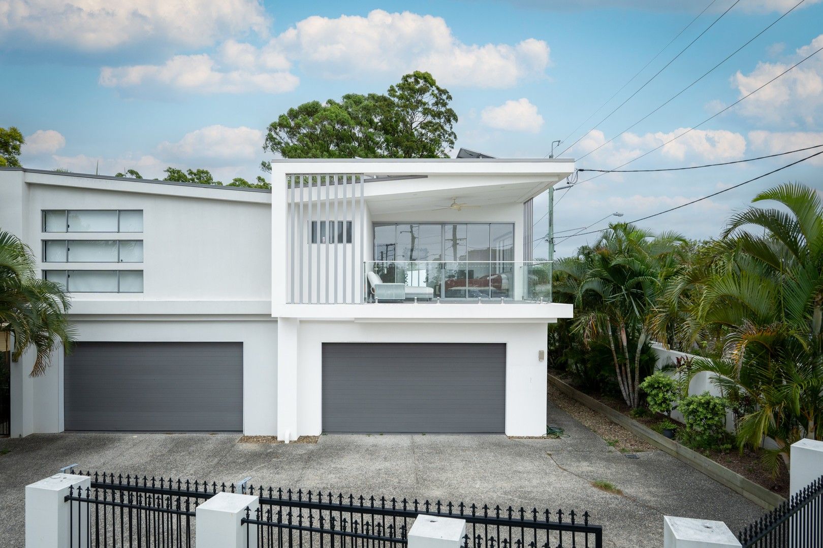 5 bedrooms Semi-Detached in 1/2 McCowan Street ASHMORE QLD, 4214