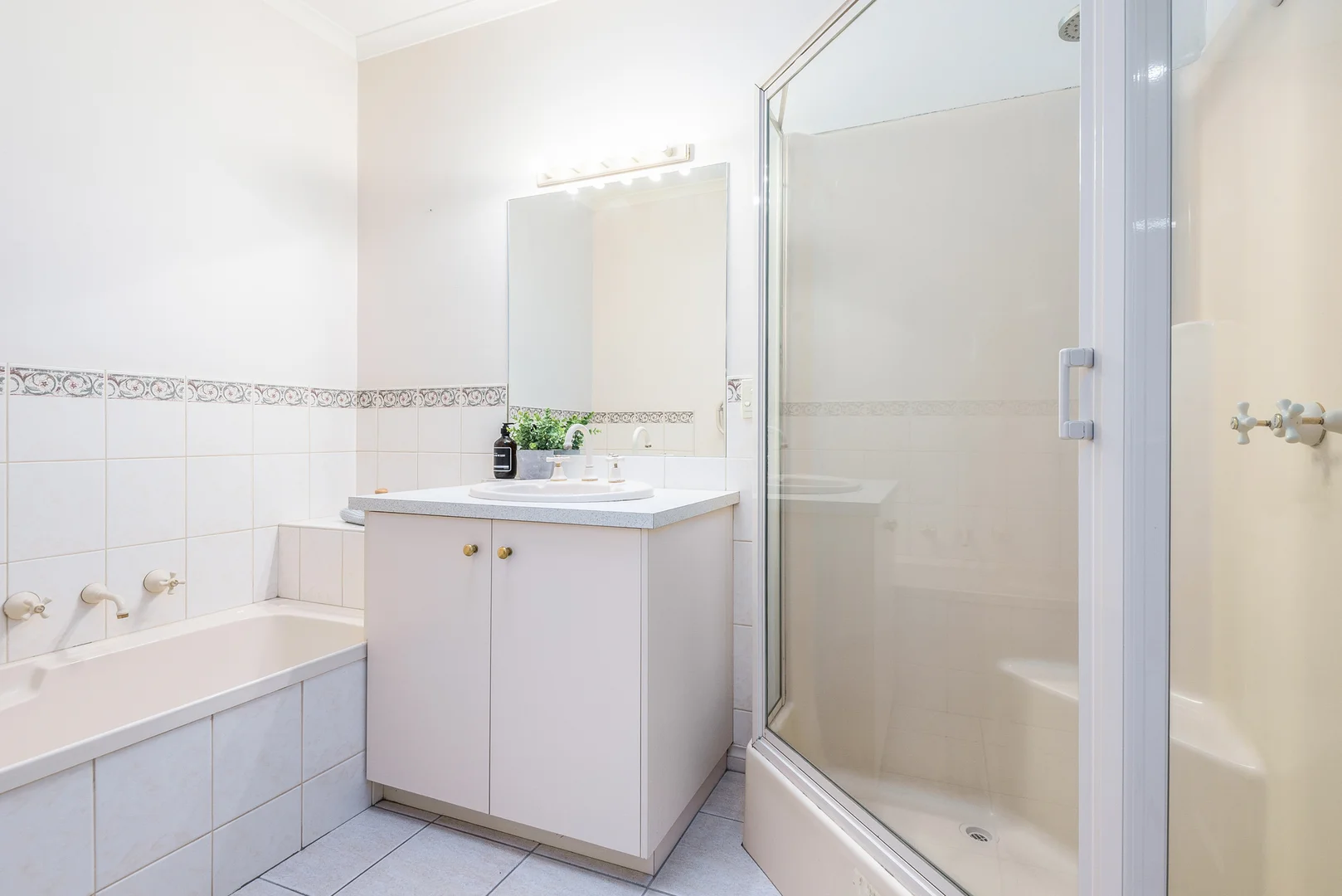 Additional image 10 of 2/66 Noble Street, Newtown VIC 3220