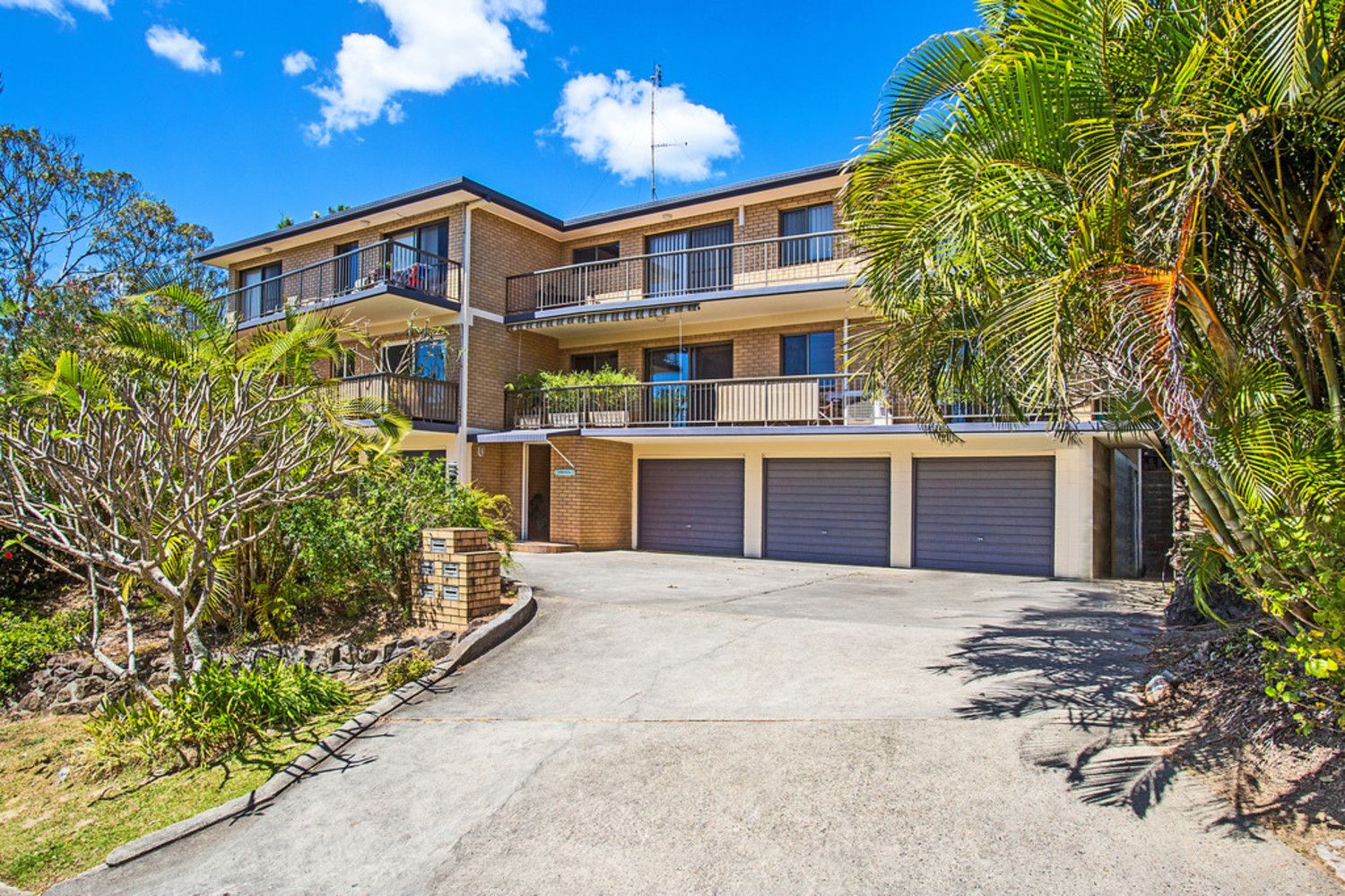 1/5 Jarrah Crescent, Ocean Shores NSW 2483, Image 0