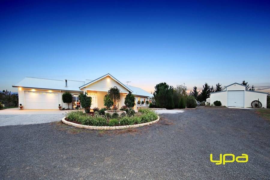 6 Connell Close, Hopetoun Park VIC 3340, Image 0