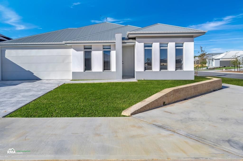 4 bedrooms House in 2 Seacliff Approach MADORA BAY WA, 6210