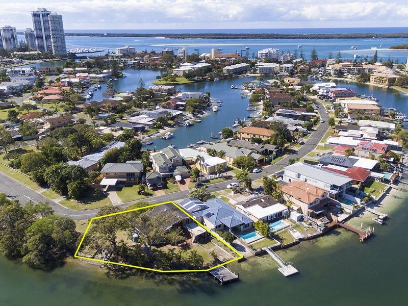 2 Vaggelas Crescent, Biggera Waters QLD 4216, Image 0