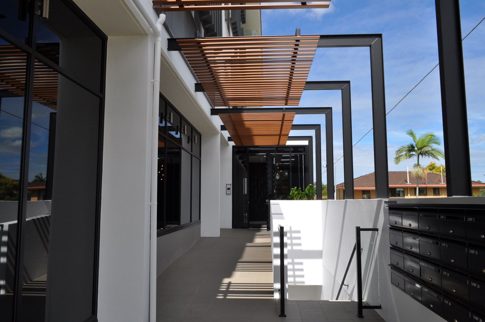 1 bedrooms Apartment / Unit / Flat in 2/1049 Wynnum Road CANNON HILL QLD, 4170