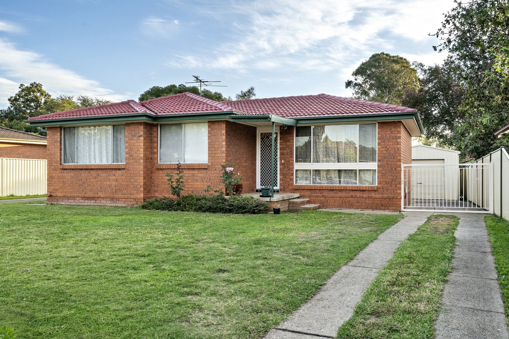 3 bedrooms House in 48 Gerald Crescent DOONSIDE NSW, 2767