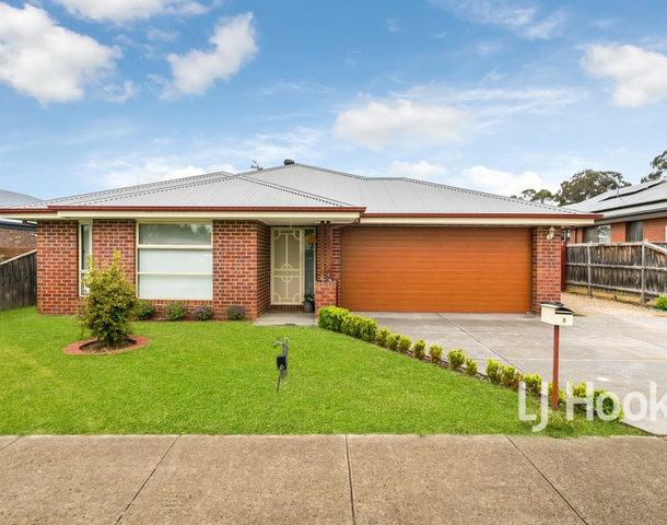 8 Grange Drive, Broadford VIC 3658