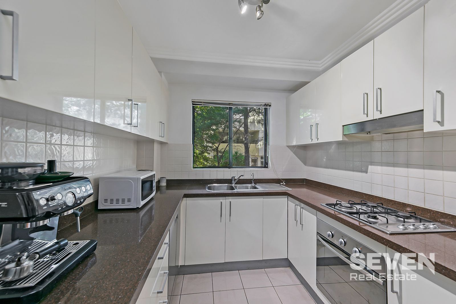 16/7-15 Purser Avenue, Castle Hill NSW 2154, Image 2