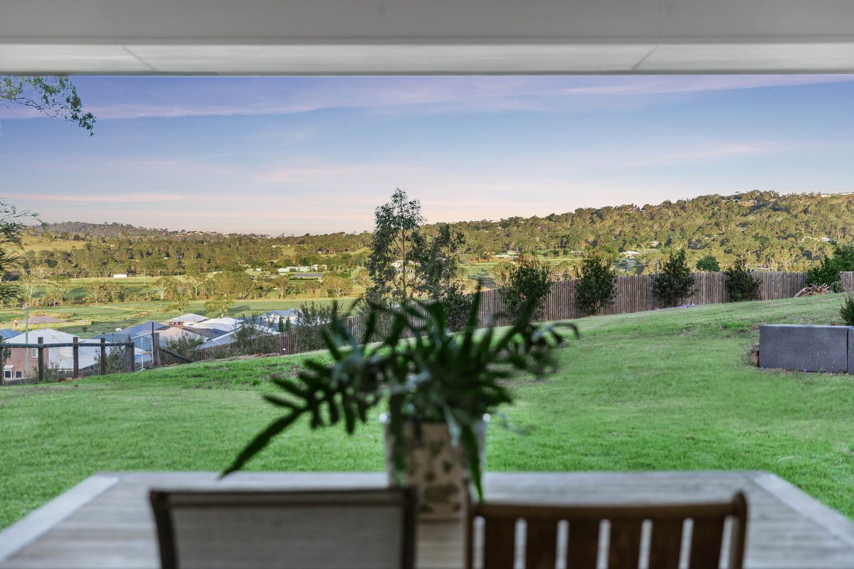 4 Bonnaccorde Place, Cotswold Hills QLD 4350, Image 1