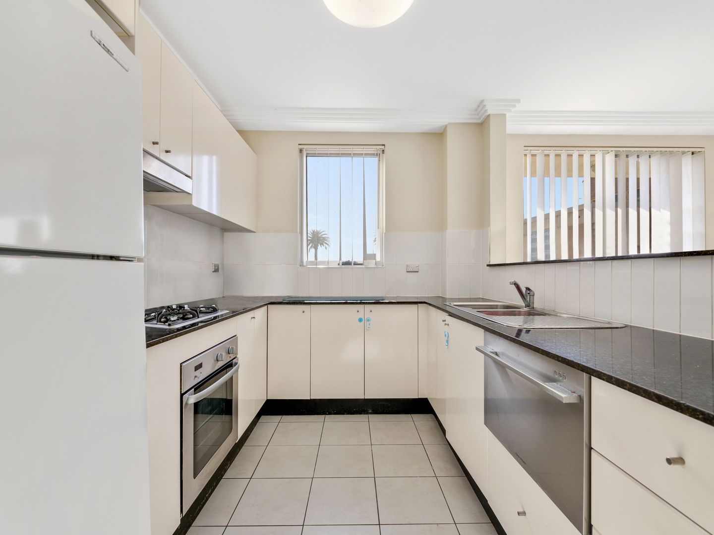 4/2-6 Copnor Avenue, The Entrance NSW 2261, Image 2