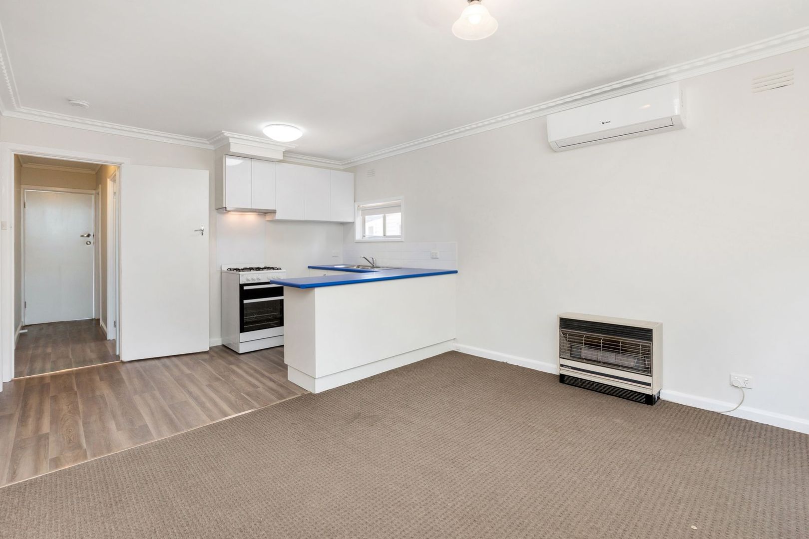 2/273 Mackenzie Street, Golden Square VIC 3555, Image 1