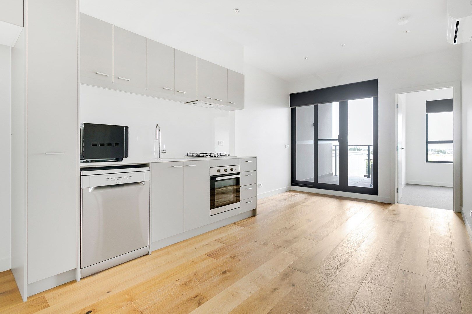 2 bedrooms Apartment / Unit / Flat in 403/2-20 Clyde Street Mall FRANKSTON VIC, 3199