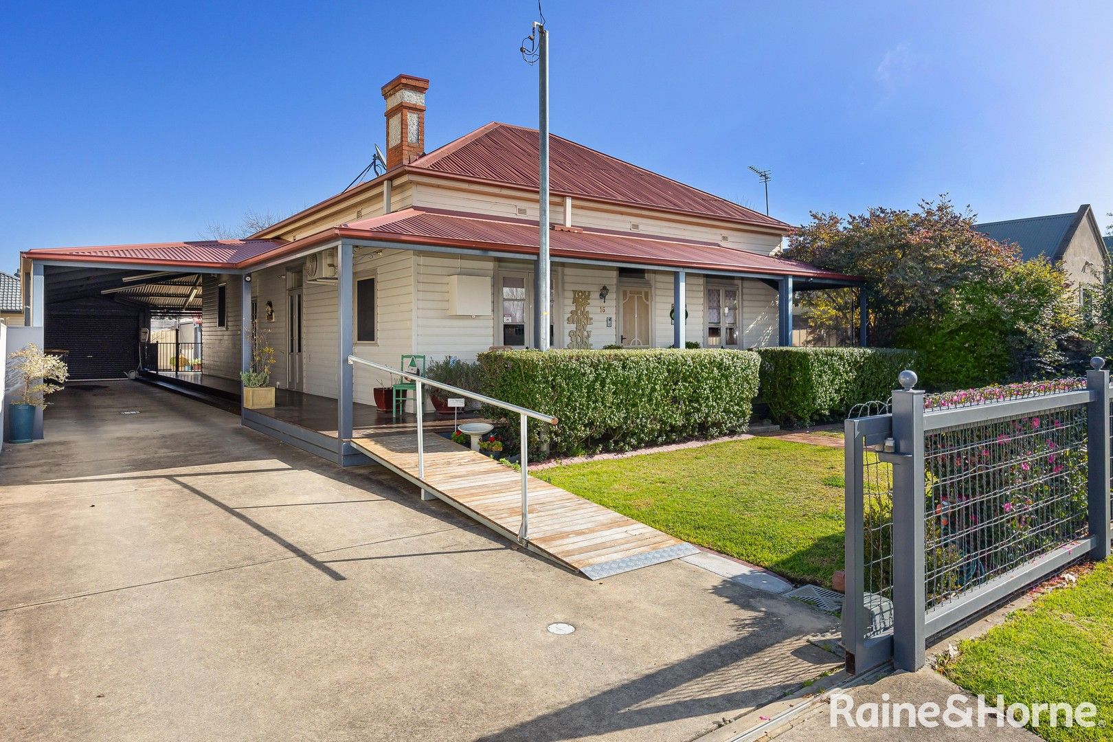 16 Dobbs Street, Wagga Wagga NSW 2650, Image 0