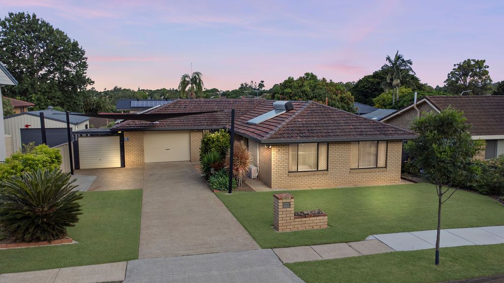 3 bedrooms House in 28 Ceratonia Street SUNNYBANK HILLS QLD, 4109