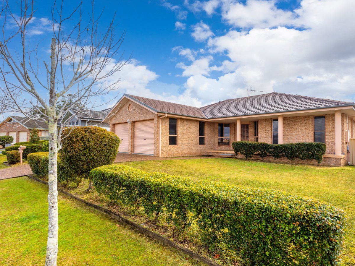 4 bedrooms House in 16 Wandarra Street TAREE NSW, 2430