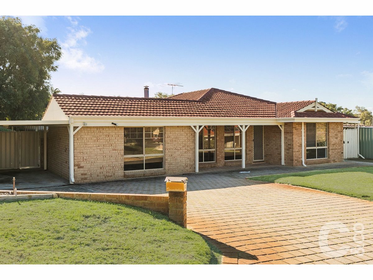 4 bedrooms House in 6 Dawkins Court LEDA WA, 6170