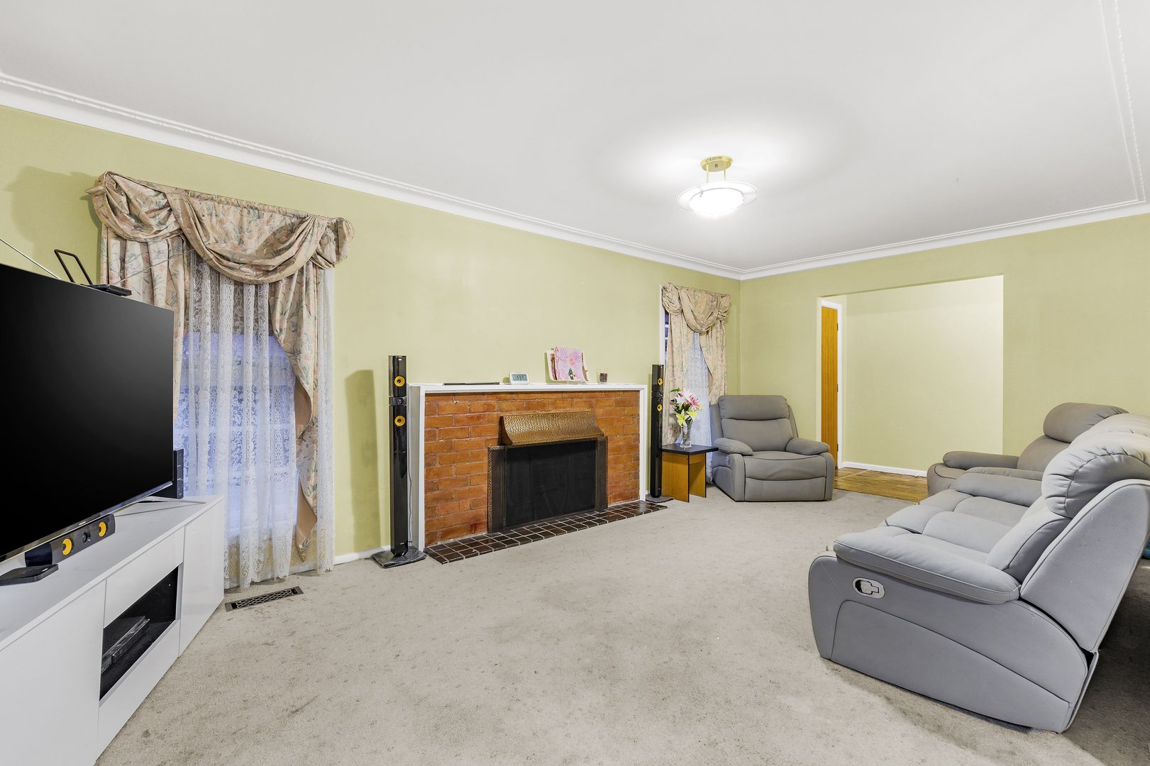 9 Somerlayton Crescent, Fawkner VIC 3060, Image 2