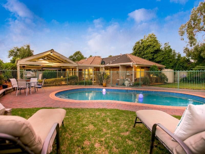 93 Woodside Avenue, Frankston South Property History & Address