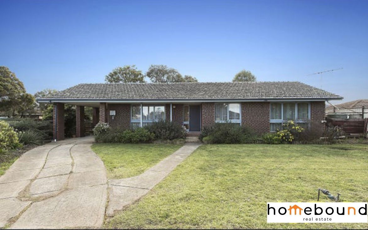 3 bedrooms House in 54 Rathdowne Circuit MELTON WEST VIC, 3337