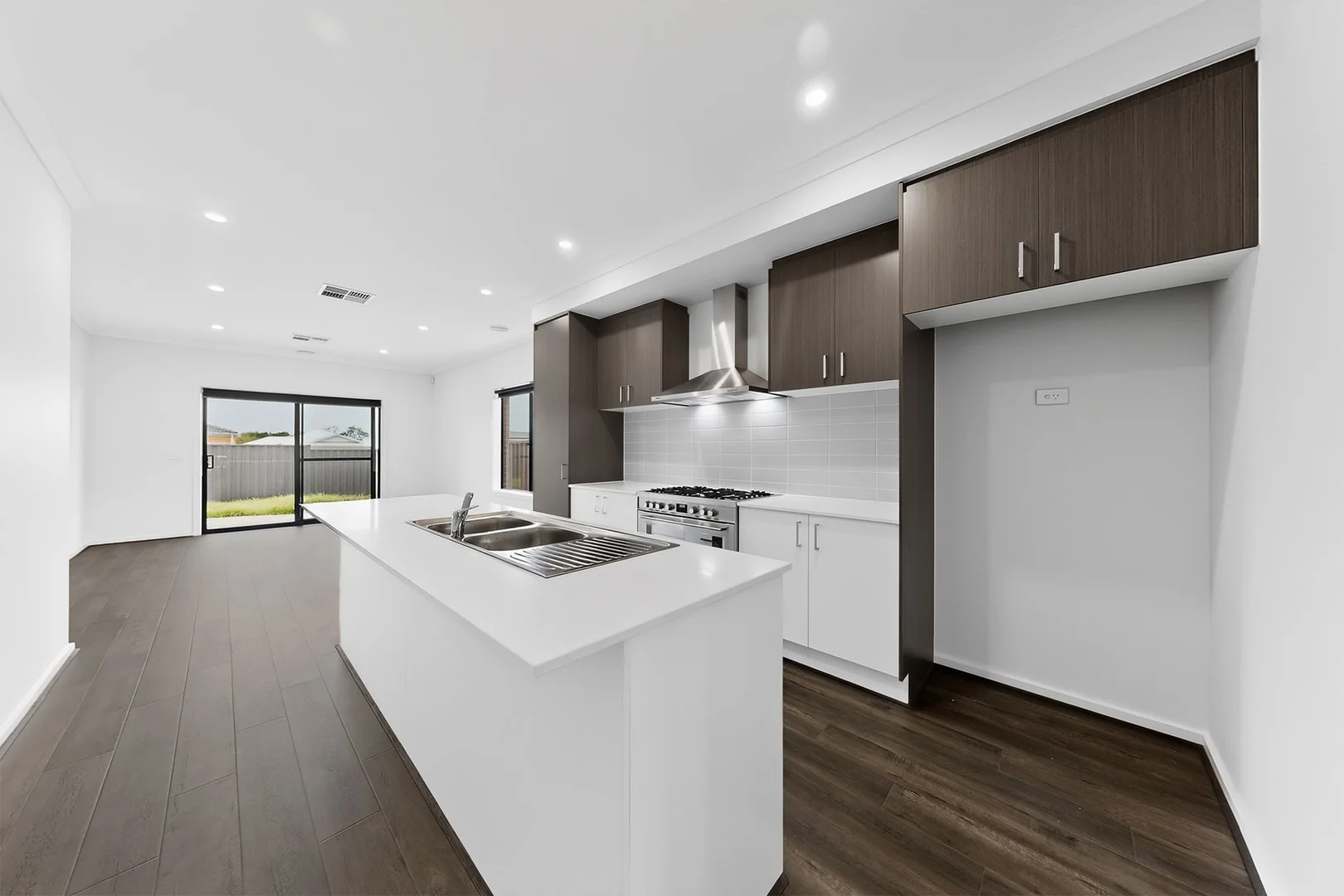 8 Bottlebrush Street, Mount Duneed VIC 3217