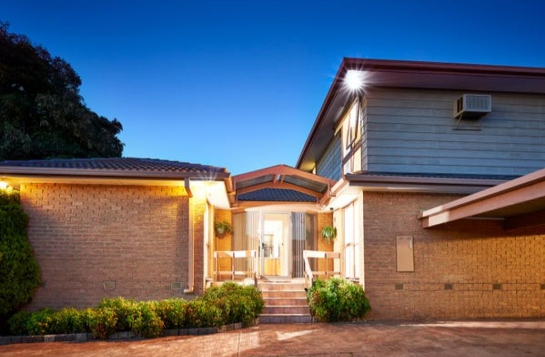 4 bedrooms Townhouse in 14a Ferguson Court FERNTREE GULLY VIC, 3156