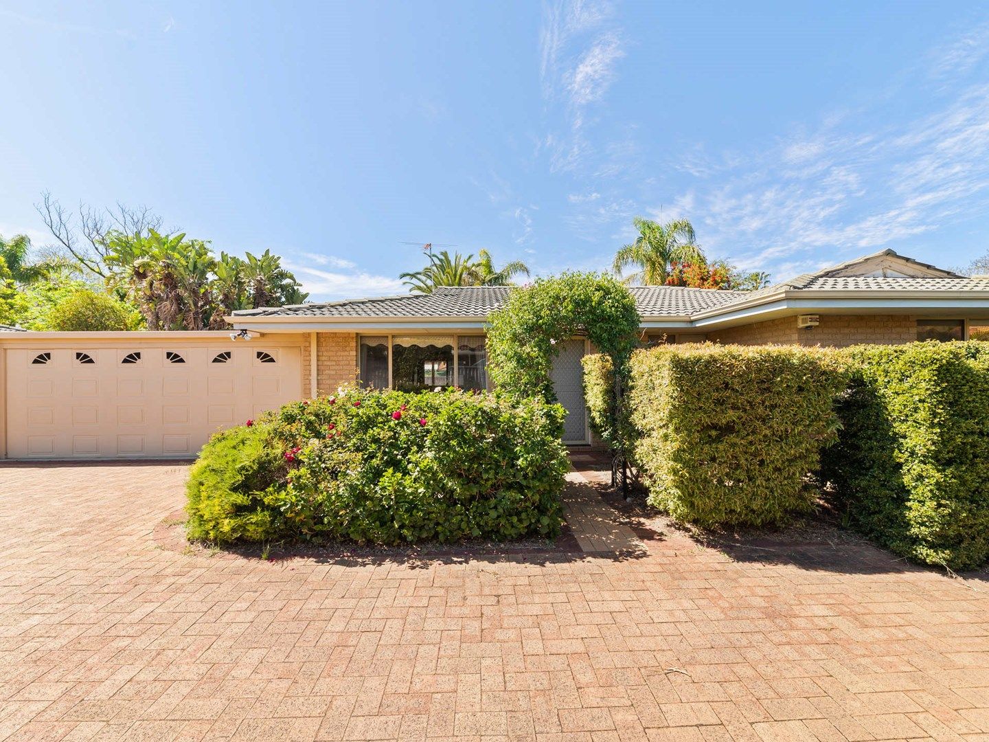 2/13 Kimberley Street, Belmont WA 6104, Image 0