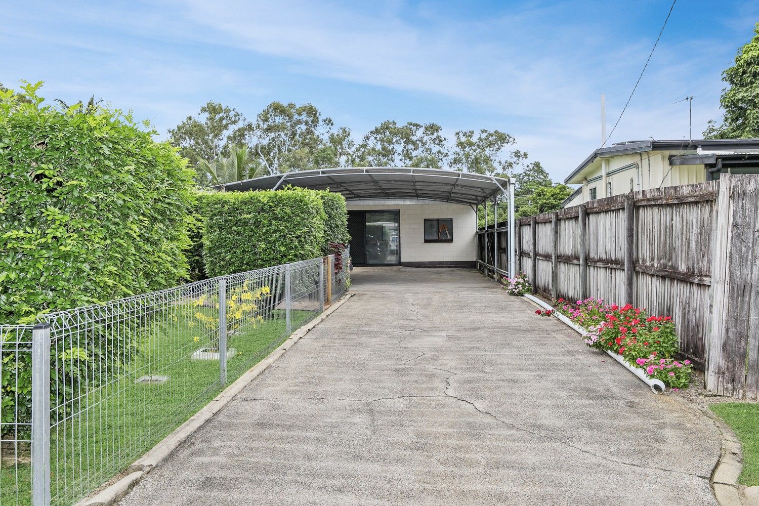2 bedrooms Semi-Detached in 2/8 Pinda Close EDMONTON QLD, 4869