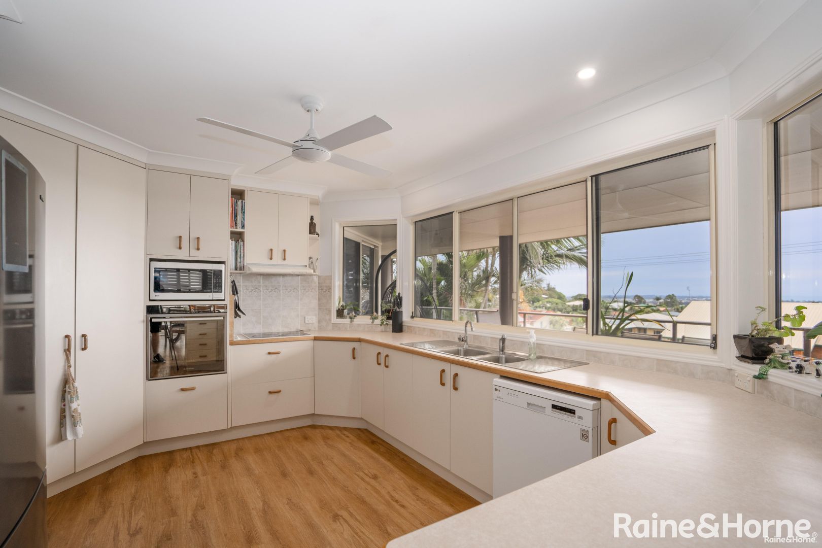 31 Talasea Drive, Kawungan QLD 4655, Image 2