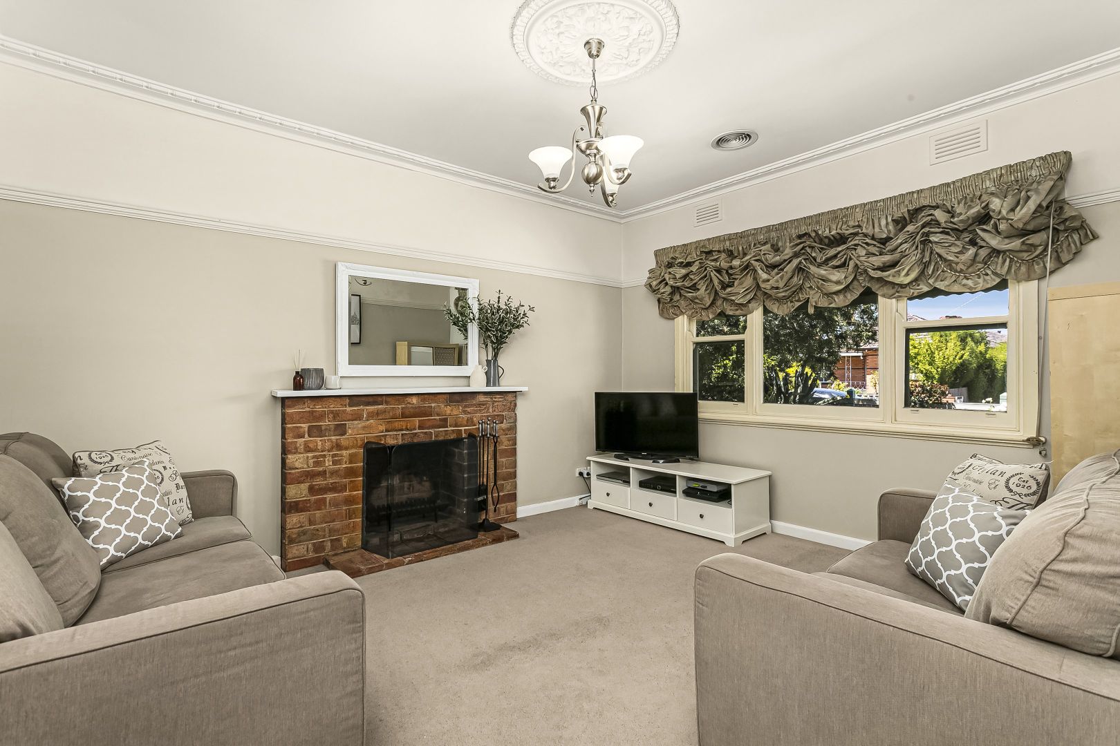 23 Halsbury Street, Hadfield VIC 3046, Image 2