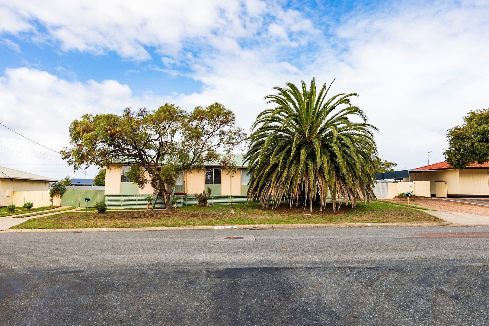 6 bedrooms Duplex in 5-7 Kuranda Street PORT LINCOLN SA, 5606