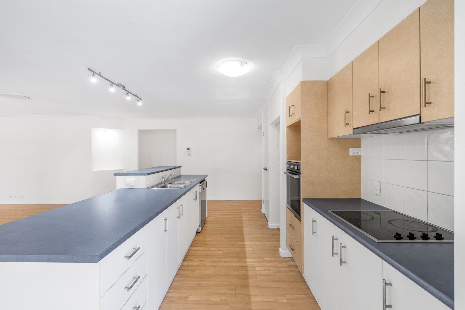 8 David Place, Manly West QLD 4179, Image 2