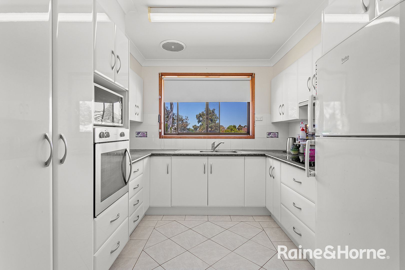 24 Diggers Drive, Tanilba Bay NSW 2319, Image 2