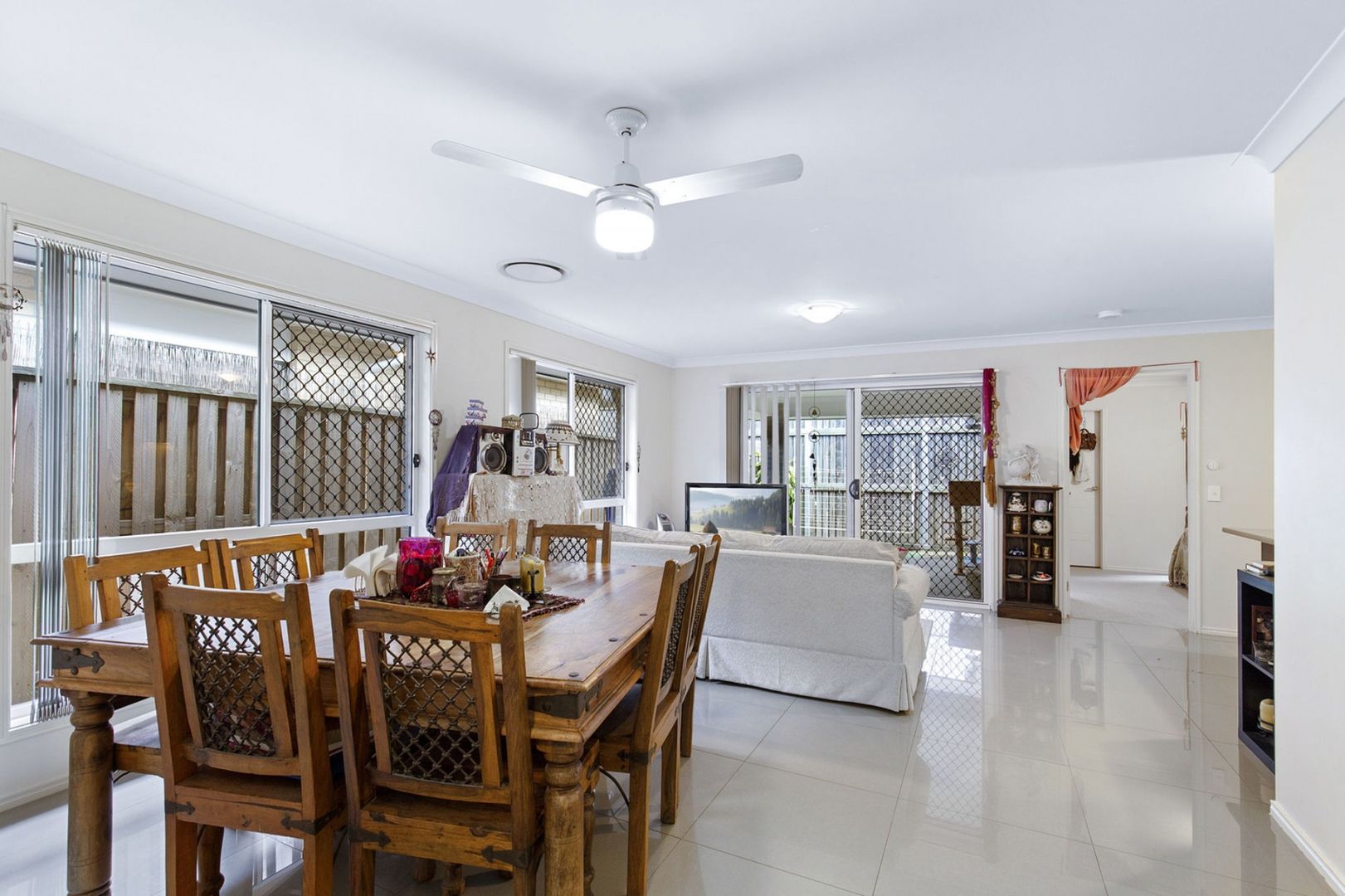 27 BLUE MOUNTAINS CRESCENT, Fitzgibbon QLD 4018, Image 1