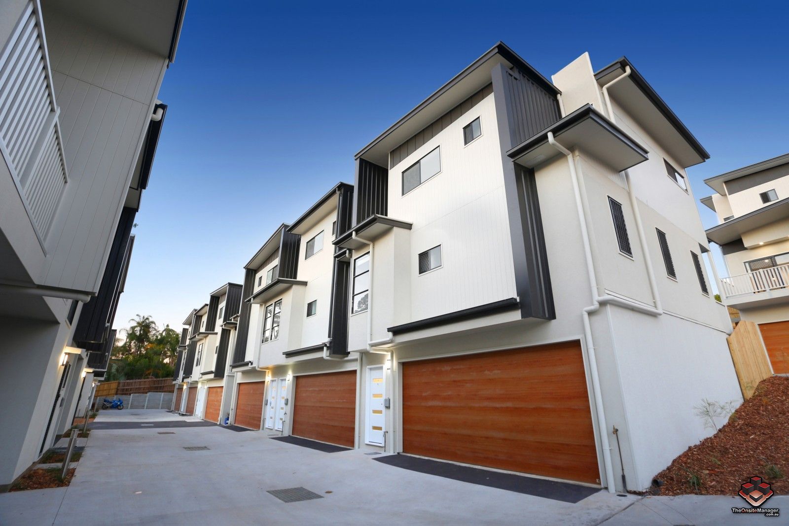 ID21099003/33 Henderson Road, Everton Hills QLD 4053 Townhouse For