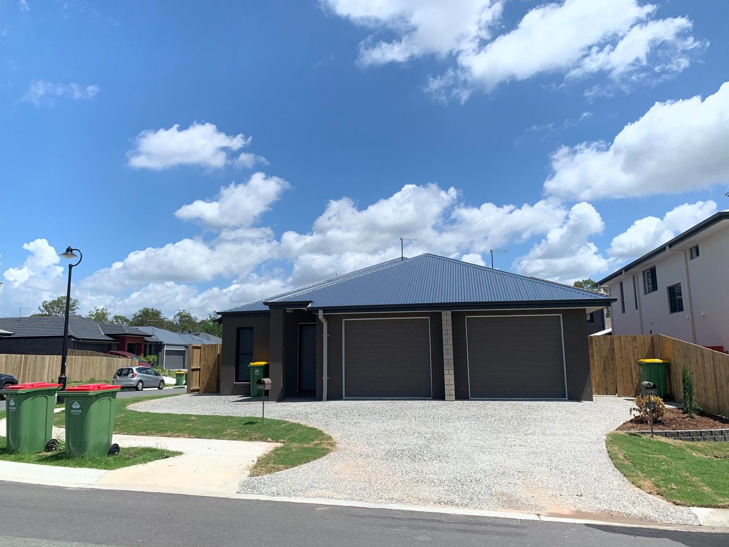 2 bedrooms Semi-Detached in 2/7 Lachlan Lane HILLCREST QLD, 4118