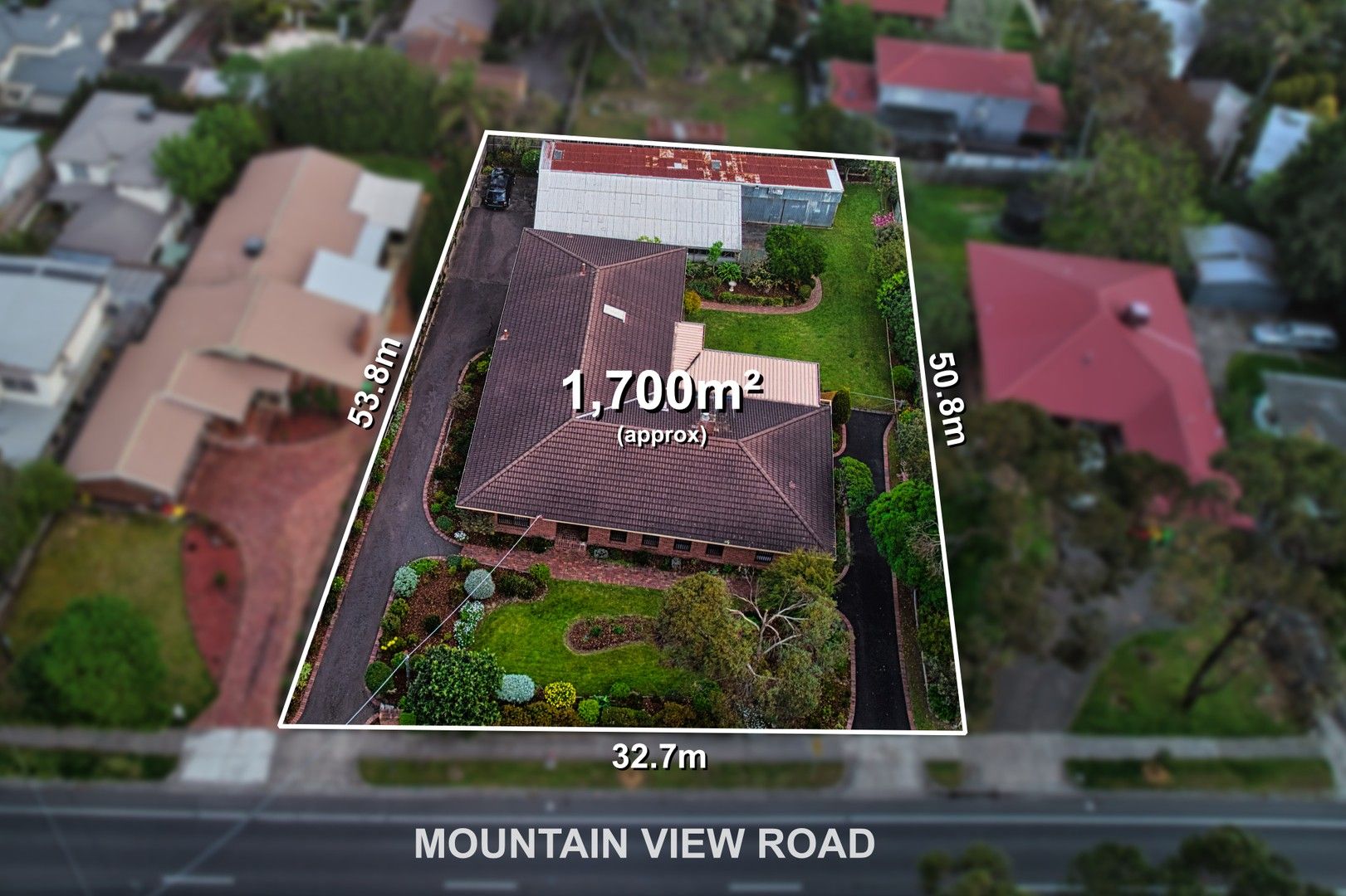 5 bedrooms House in 137 Mountain View Road BRIAR HILL VIC, 3088