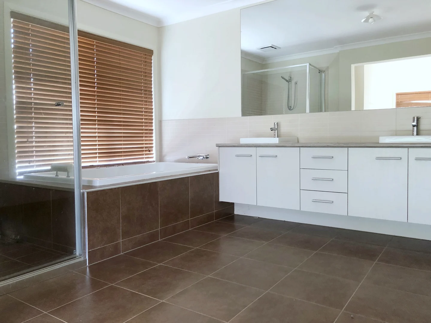 Additional image 11 of 227 Sanctuary Lakes North Boulevard, Sanctuary Lakes VIC 3030