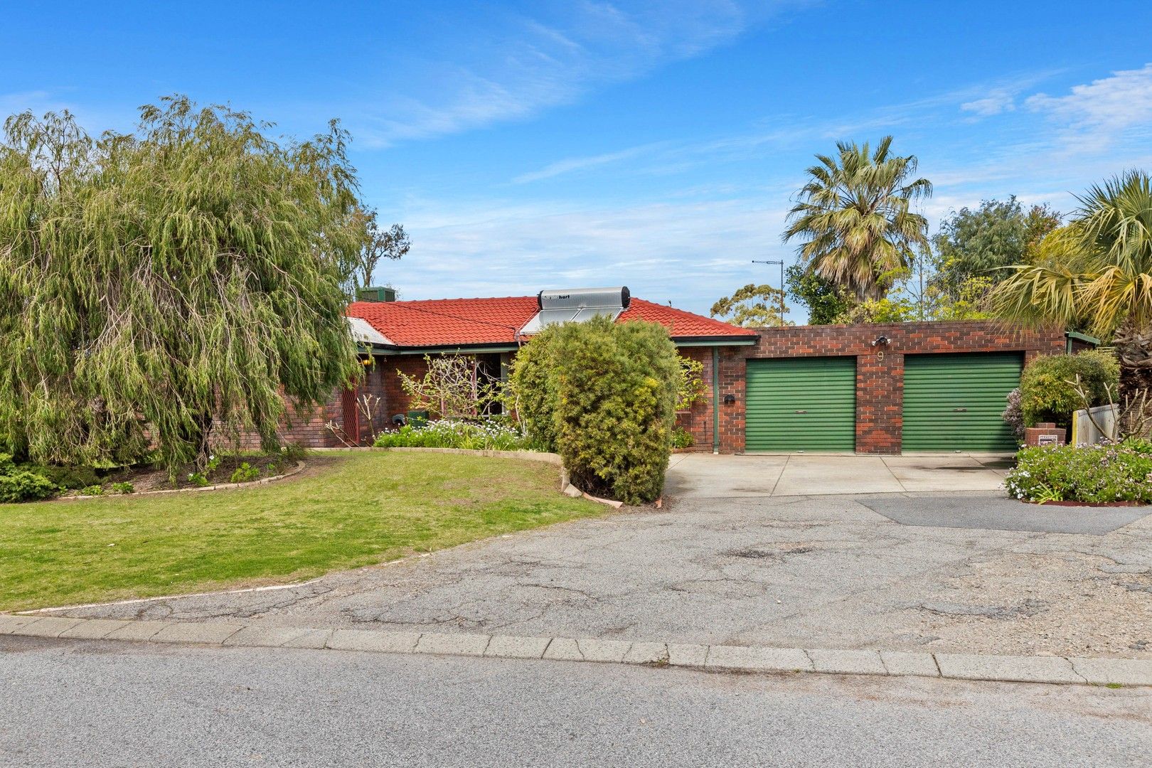 3 bedrooms House in 9 Sycamore Close ROCKINGHAM WA, 6168