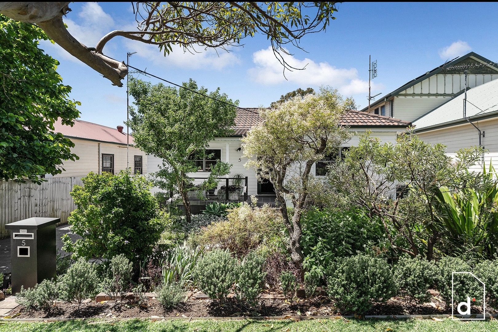 4 bedrooms House in 5 Hansen Street CORRIMAL NSW, 2518