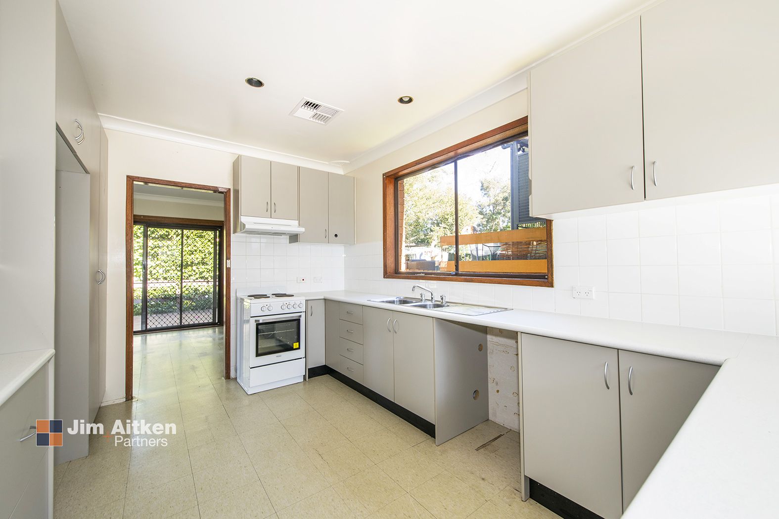 10 Bellevue Road, Faulconbridge NSW 2776, Image 2