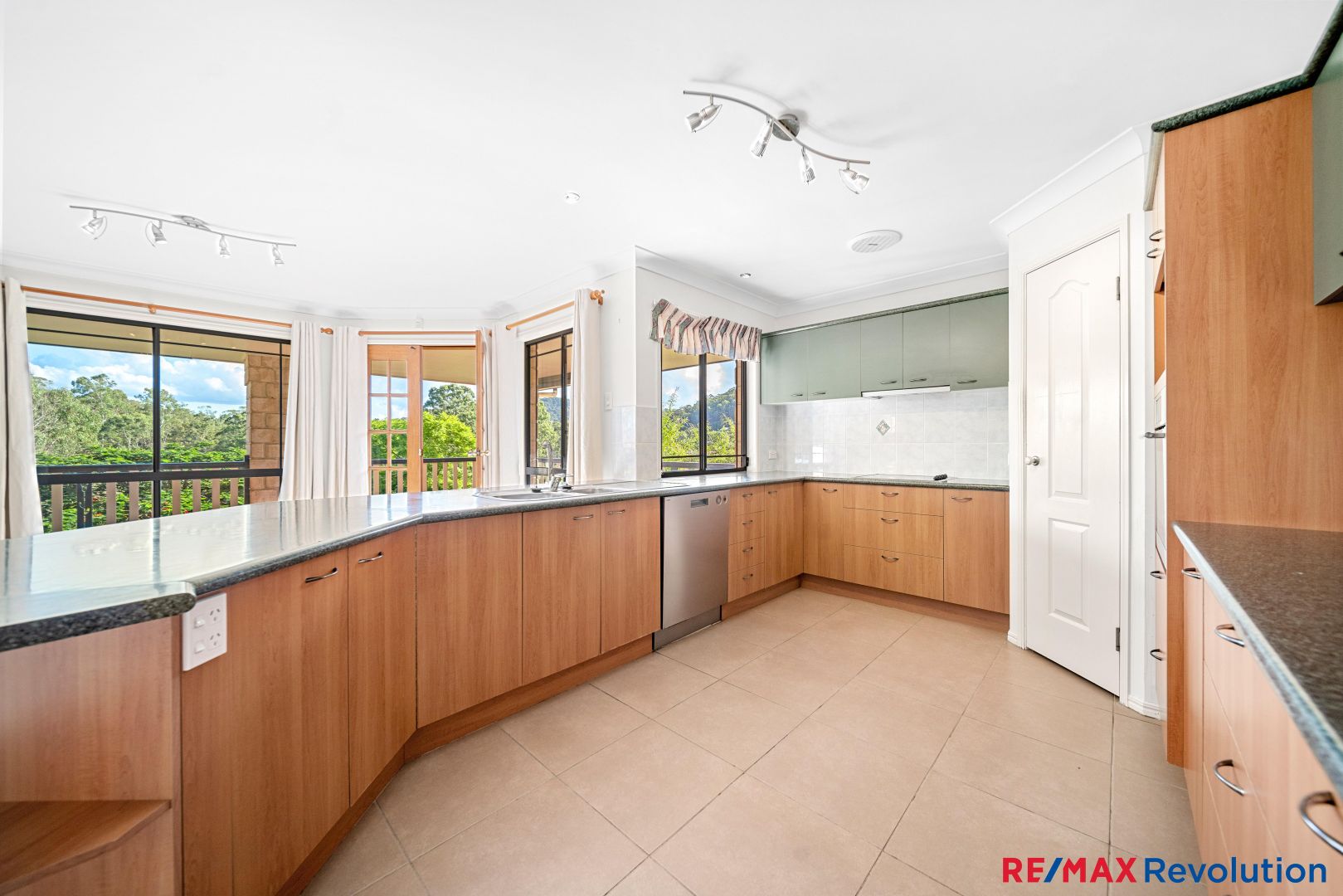 12 Lagovista Terrace, Bahrs Scrub QLD 4207, Image 2