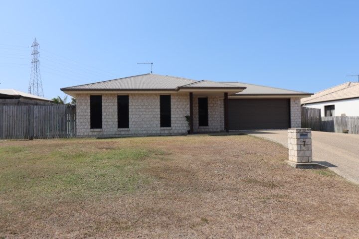 4 bedrooms House in 7 Sunpoint Way CALLIOPE QLD, 4680