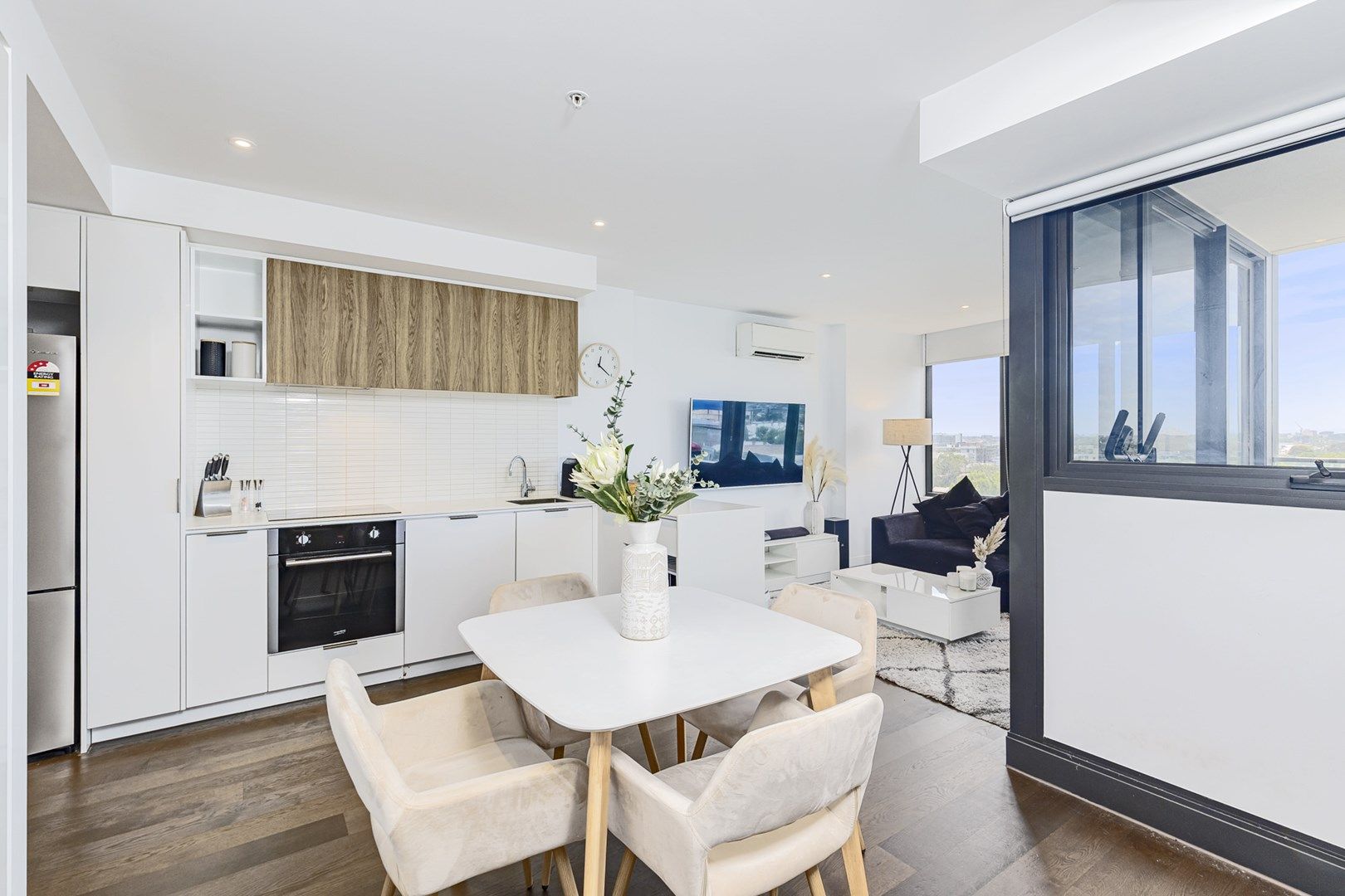1 bedrooms Apartment / Unit / Flat in 405/3-5 St Kilda Road ST KILDA VIC, 3182