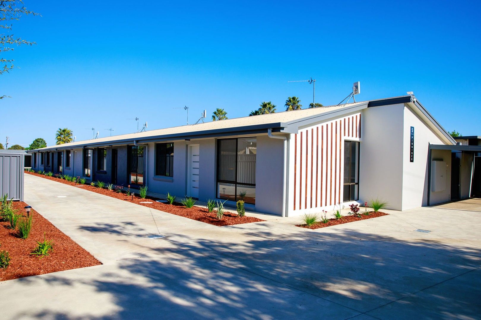 10 bedrooms Block of Units in Units 1-5/5 Pinniger Street YARRAWONGA VIC, 3730