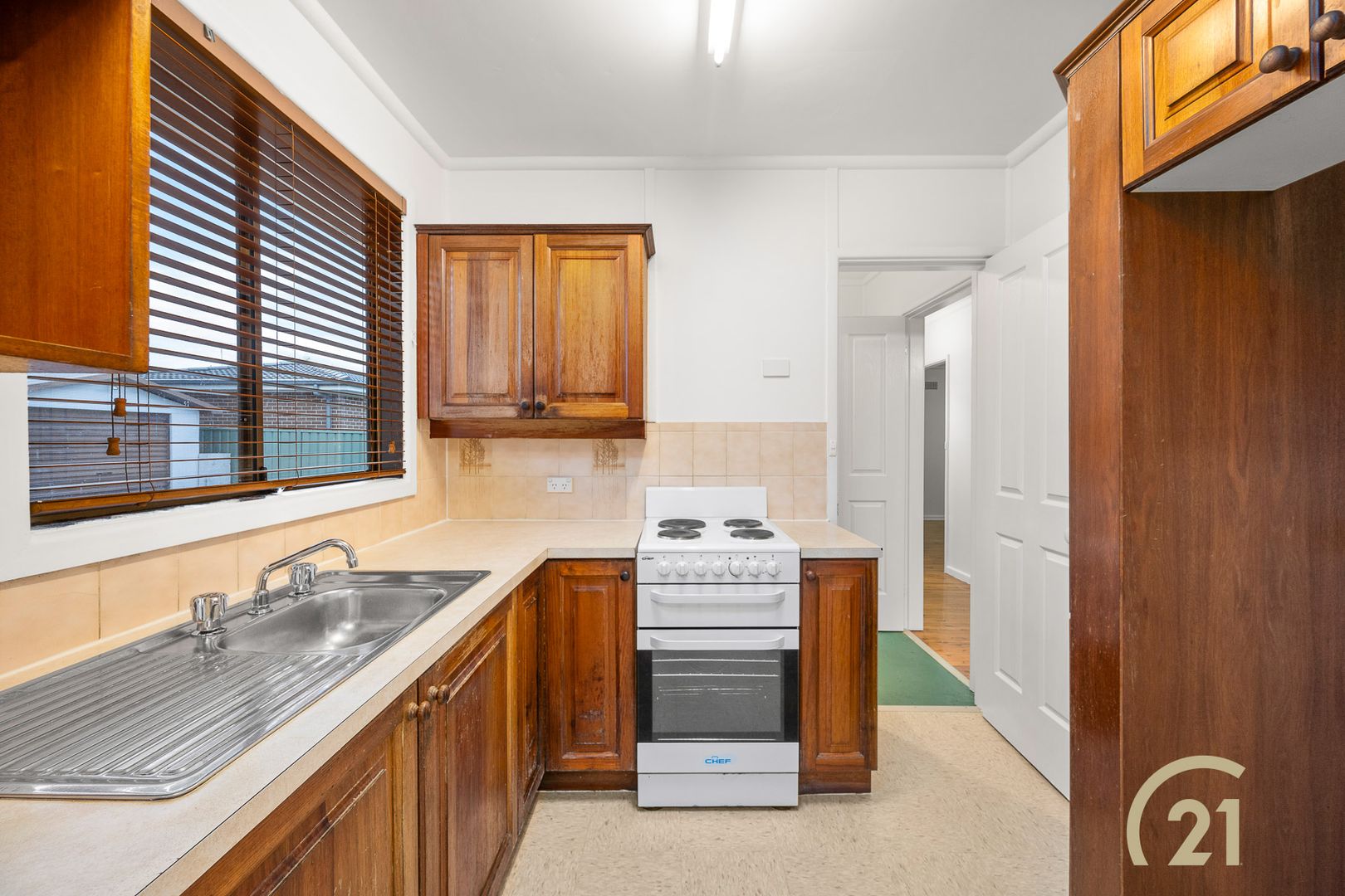55 Crosby Crescent, Fairfield NSW 2165, Image 2