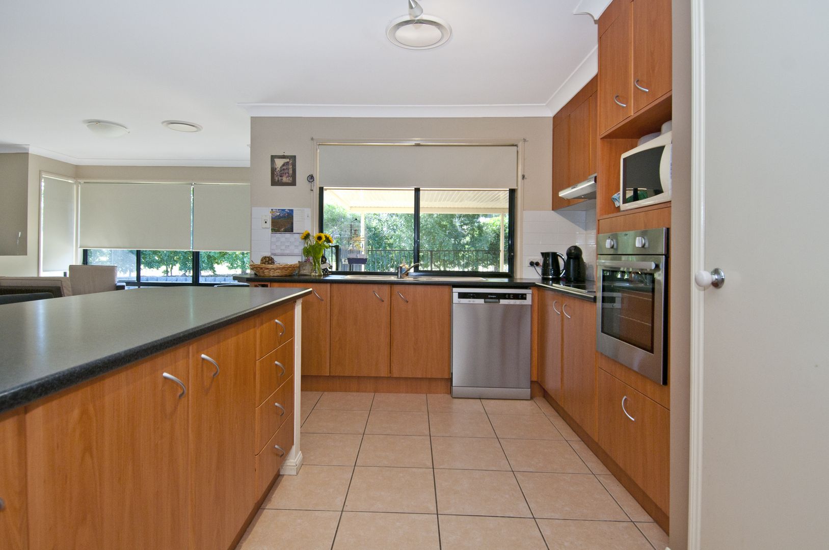 34 Carrigan Way, Gleneagle QLD 4285, Image 2